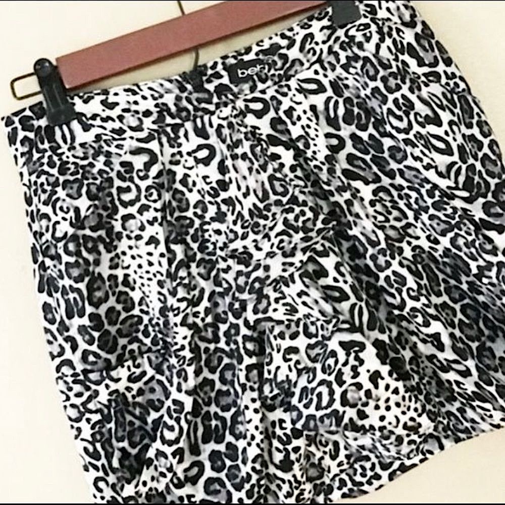 BEBE || Vintage Silk Mini Bubble Skirt in Snow Leopard - SZ 00